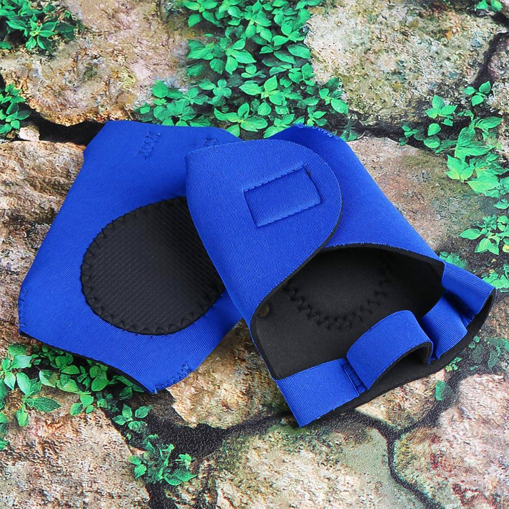 Detailed view of the breathable fabric and ergonomic design of the half-finger palm support gloves.