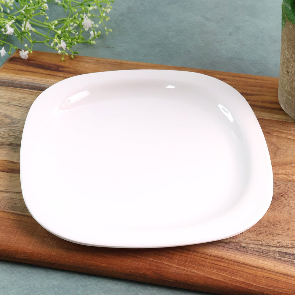 Lightweight and easy to handle square dinner plate 32 cm for daily meals