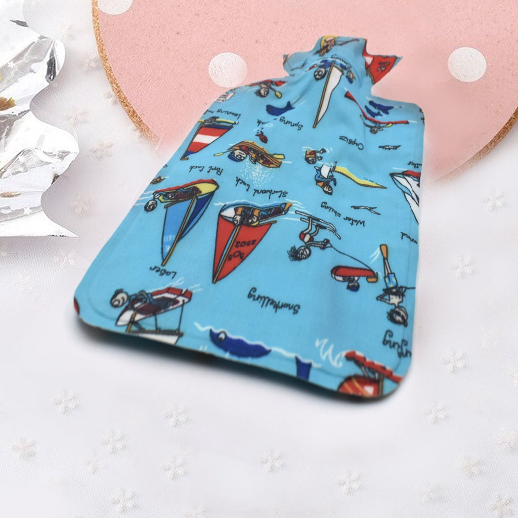 Flexible hot water bottle, ideal for comforting menstrual cramps and muscle aches.