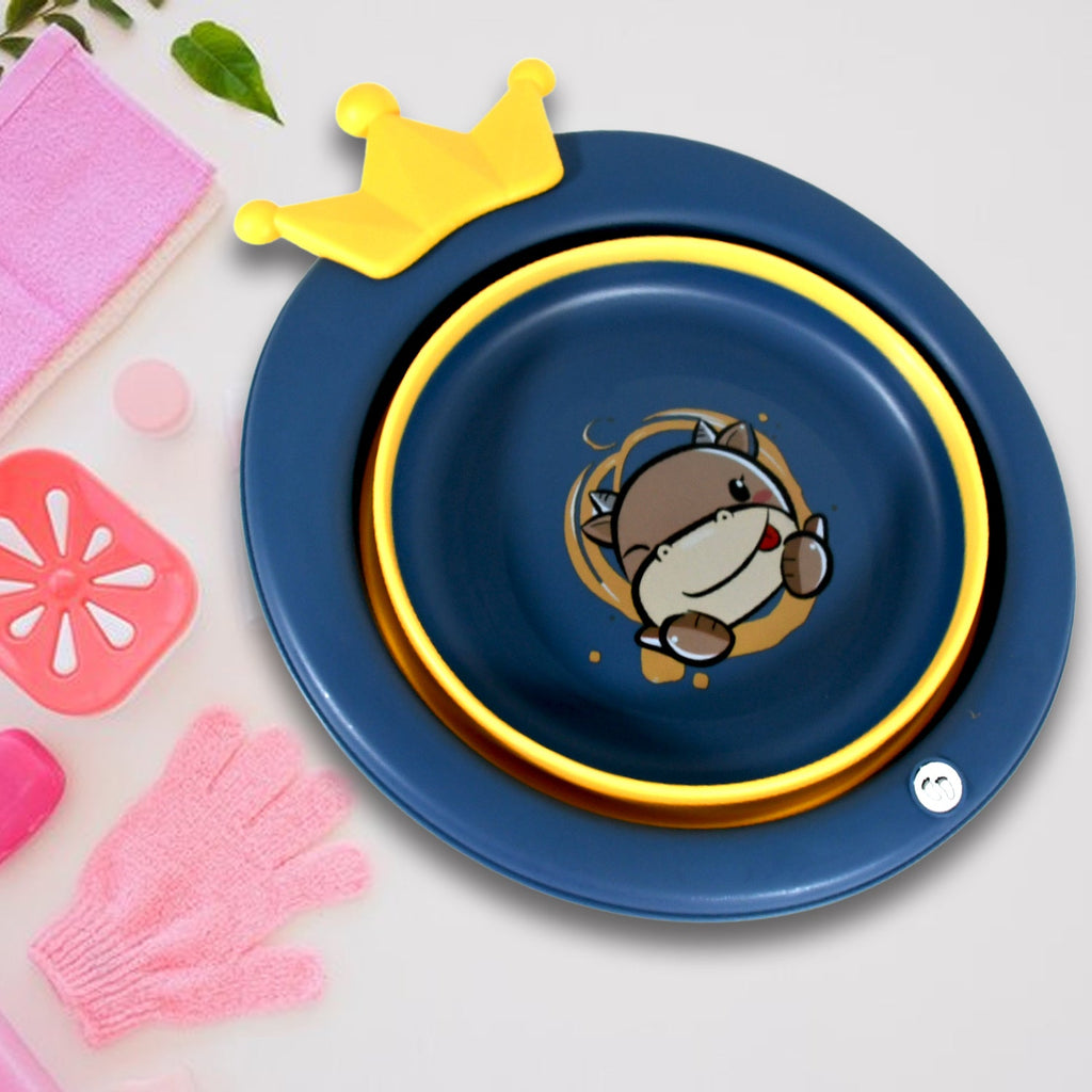 Close-up of the cartoon shape and sturdy rim of the baby wash basin.