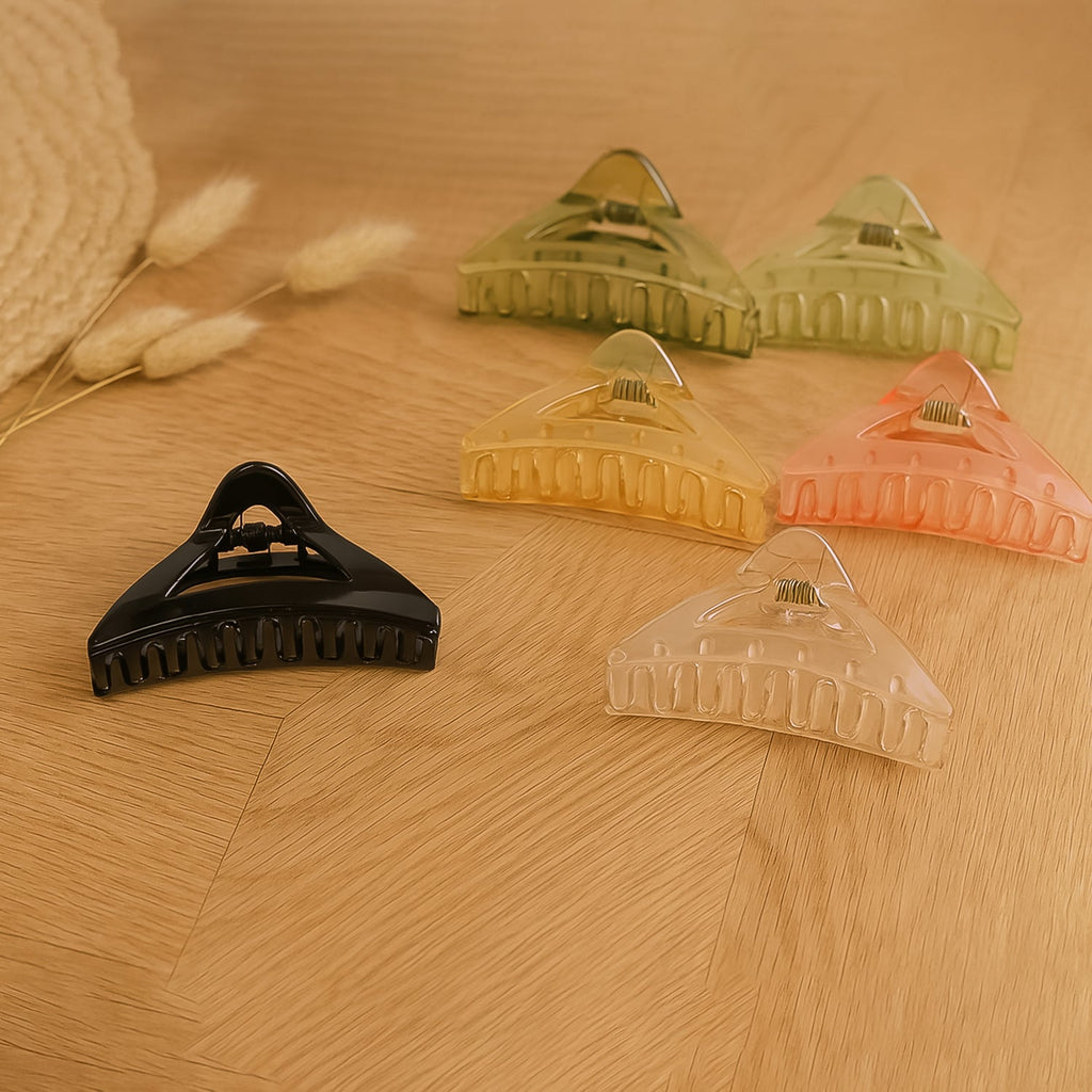 Lightweight and portable plastic hair claw clip for daily hair styling