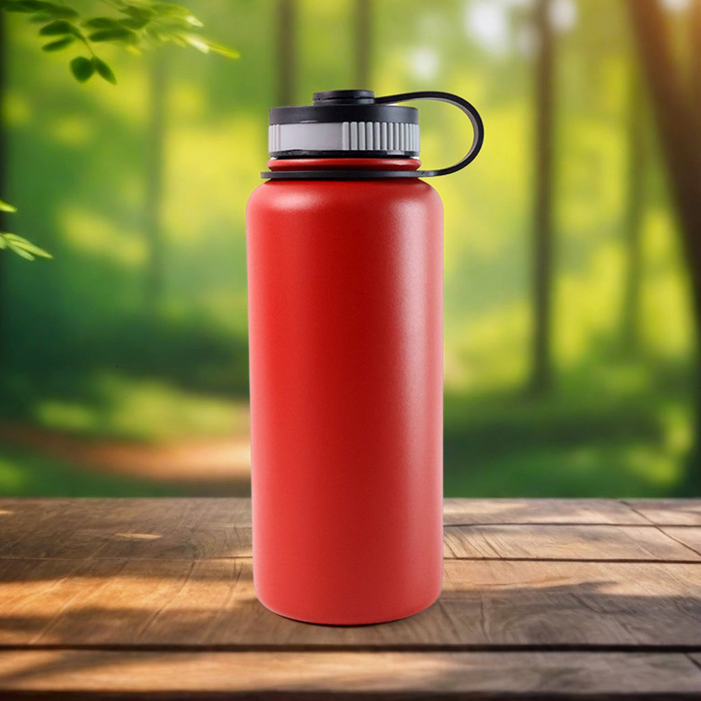 Reusable red stainless steel bottle for hot and cold drinks