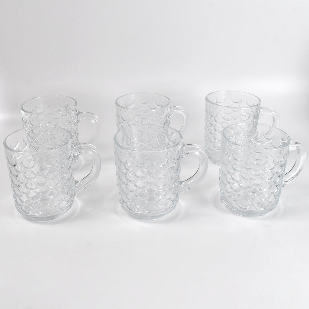 High-quality lead-free glass construction of the durable drinkware set.