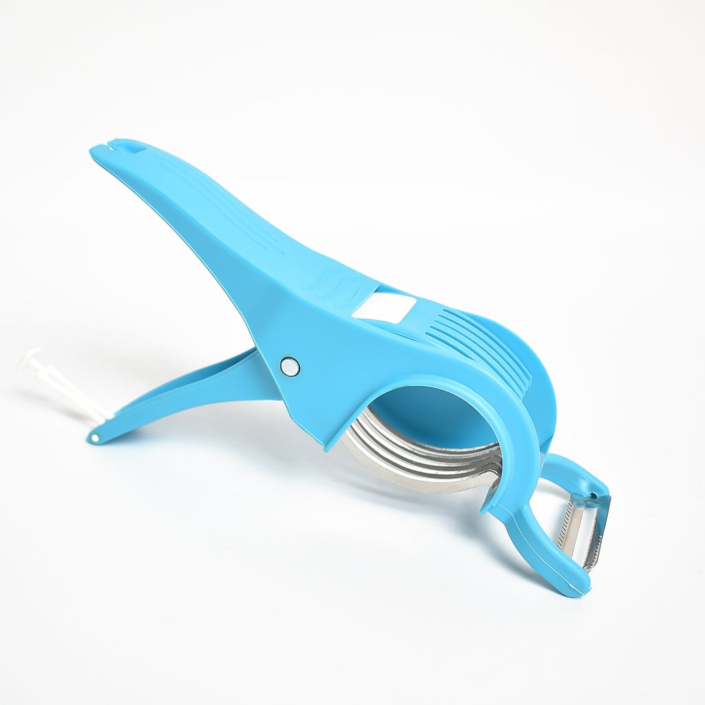 Detailed shot of the five stainless steel blades of the multi cutter, ready for use.