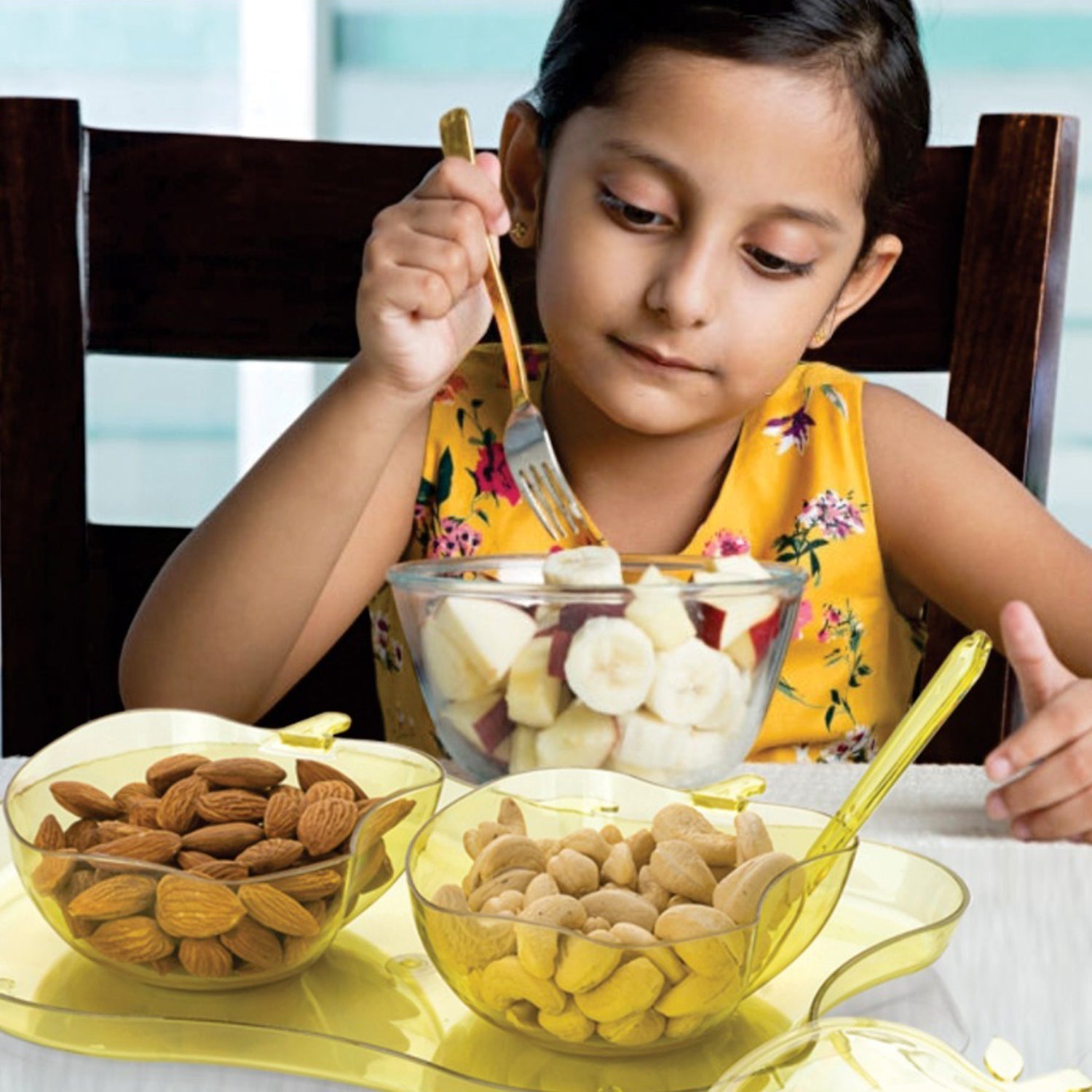 The complete apple shape serving set with all components neatly arranged.