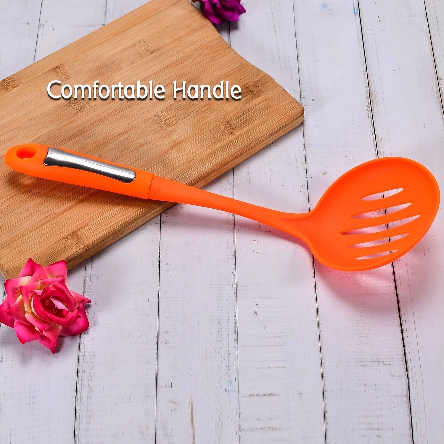 Modern kitchen tool: a large 35cm nylon colander and scoop for everyday cooking tasks.