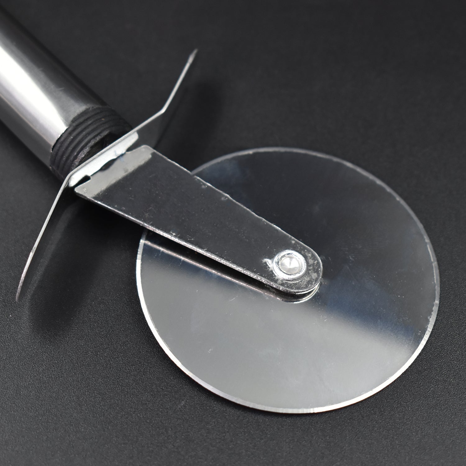 Professional-grade pastry cutter made from high-quality stainless steel.
