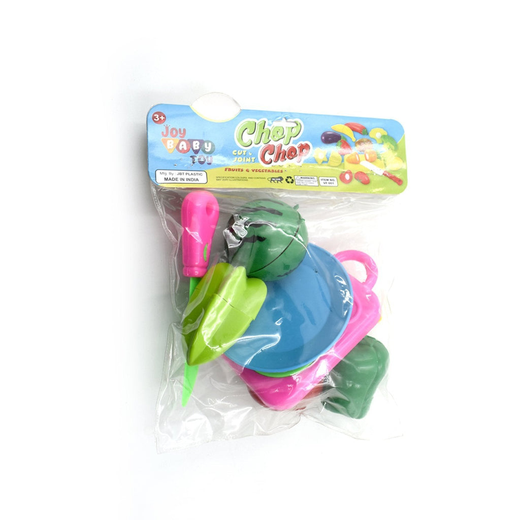 Close-up of the chopping board and toy knife included with the Sliceable Play Food Set for kids.