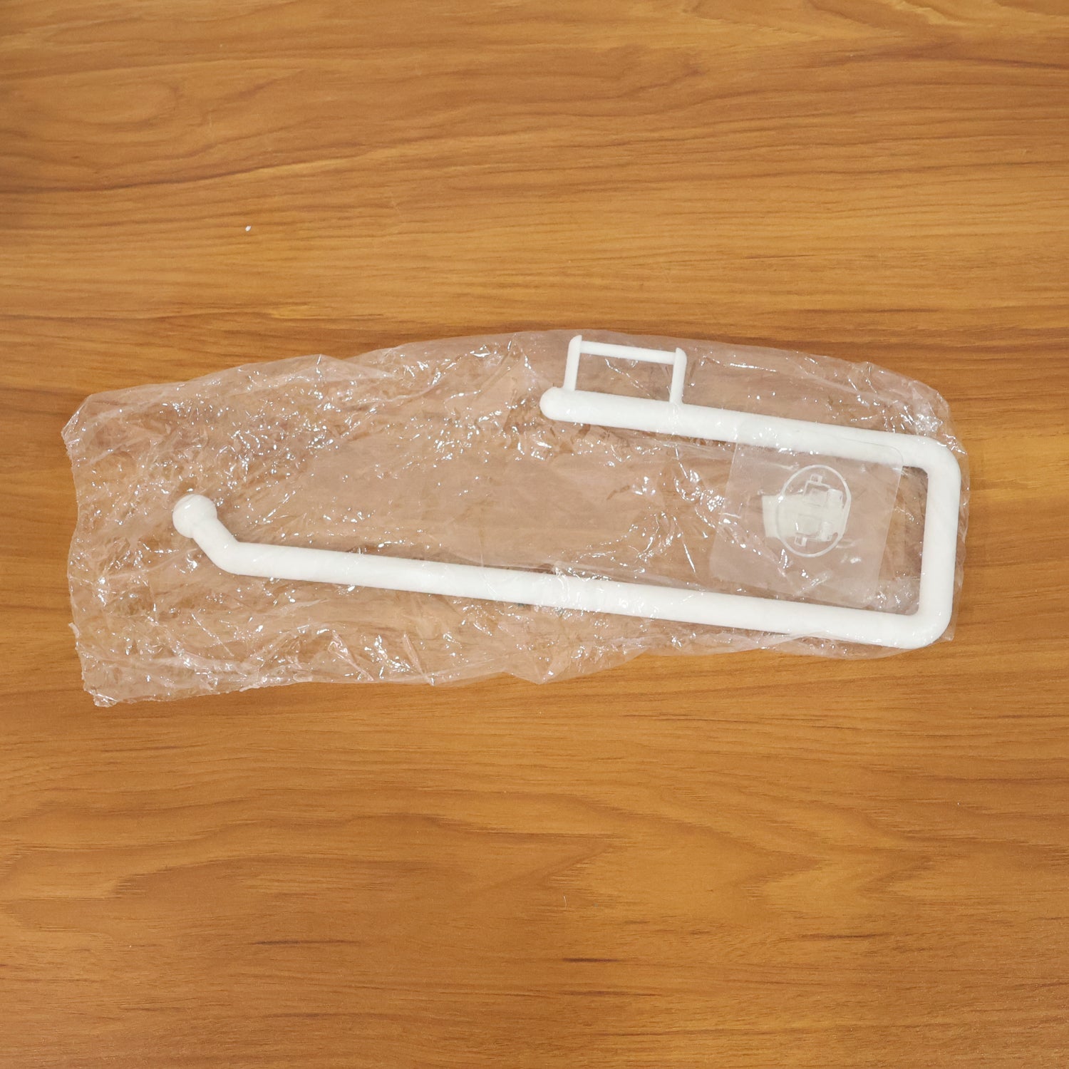 Efficient wall mount paper towel holder for home and kitchen use
