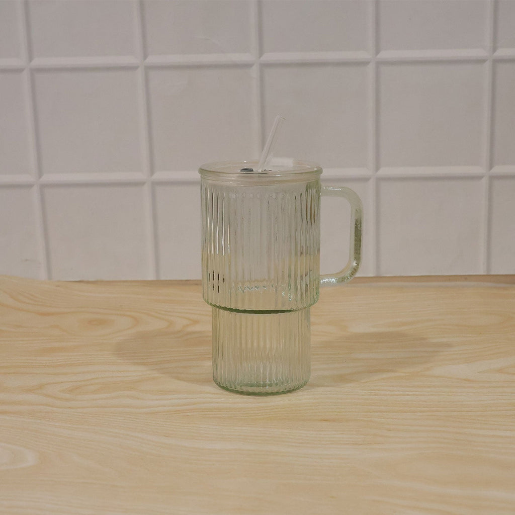 Pack of glass tumbler with straw in box
