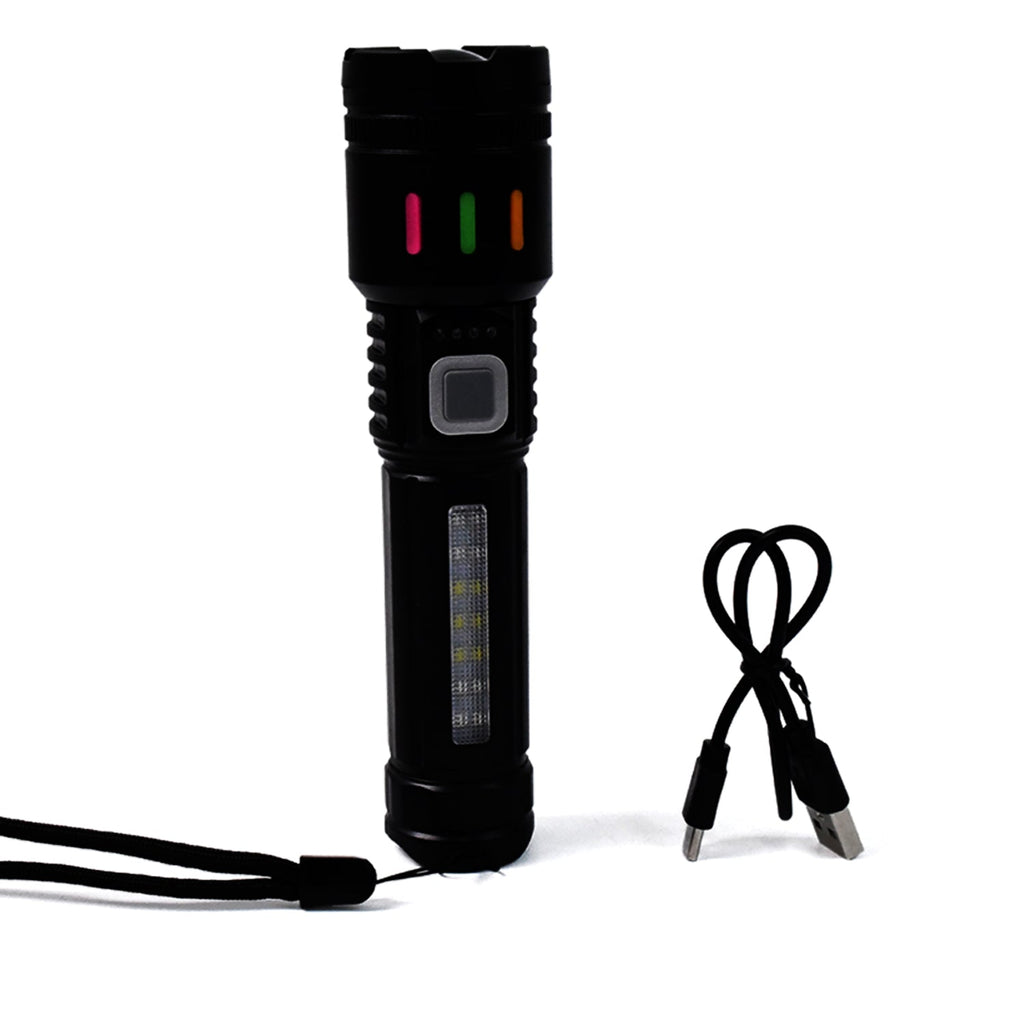 Zoomable LED flashlight providing focused illumination outdoors