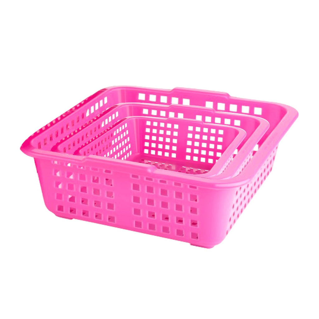 Medium-sized plastic cane fruit basket, ideal for daily kitchen storage.