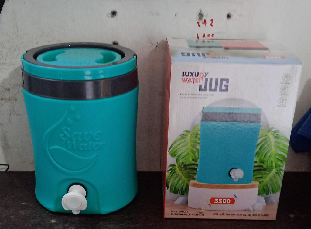 The ChillPour 3.5L travel water jug with tap, keeping drinks chilled.