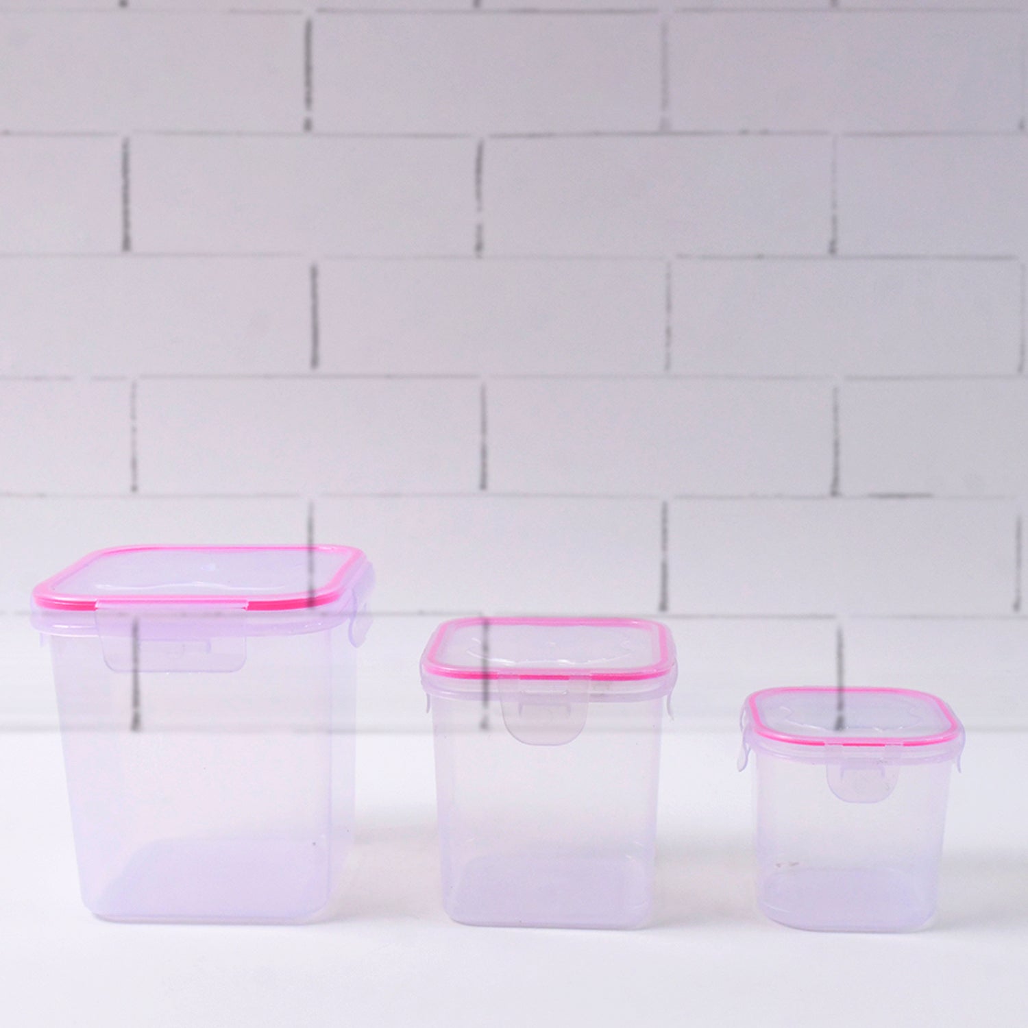 Lock seal containers maintaining freshness and flavor of stored food