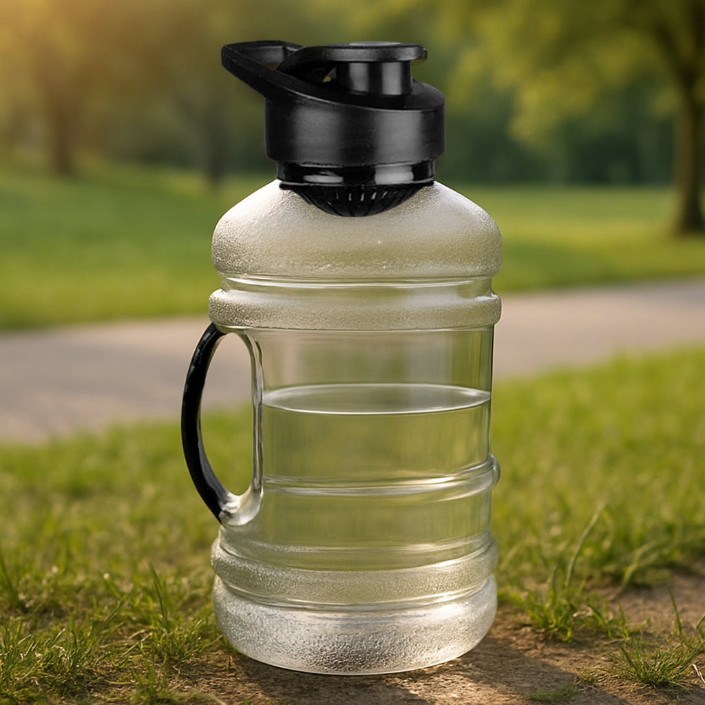 1.5L Gym Water Bottle from hydrozilla with mixer and strainer.