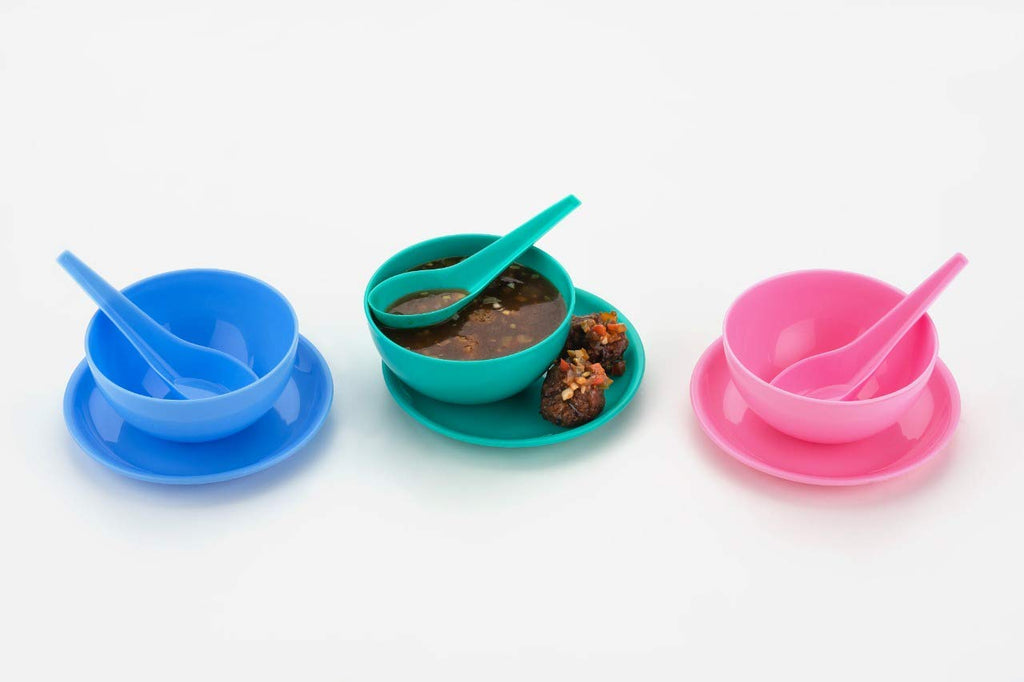 The elegant design of the snack bowl, perfect for serving small portions or soups.