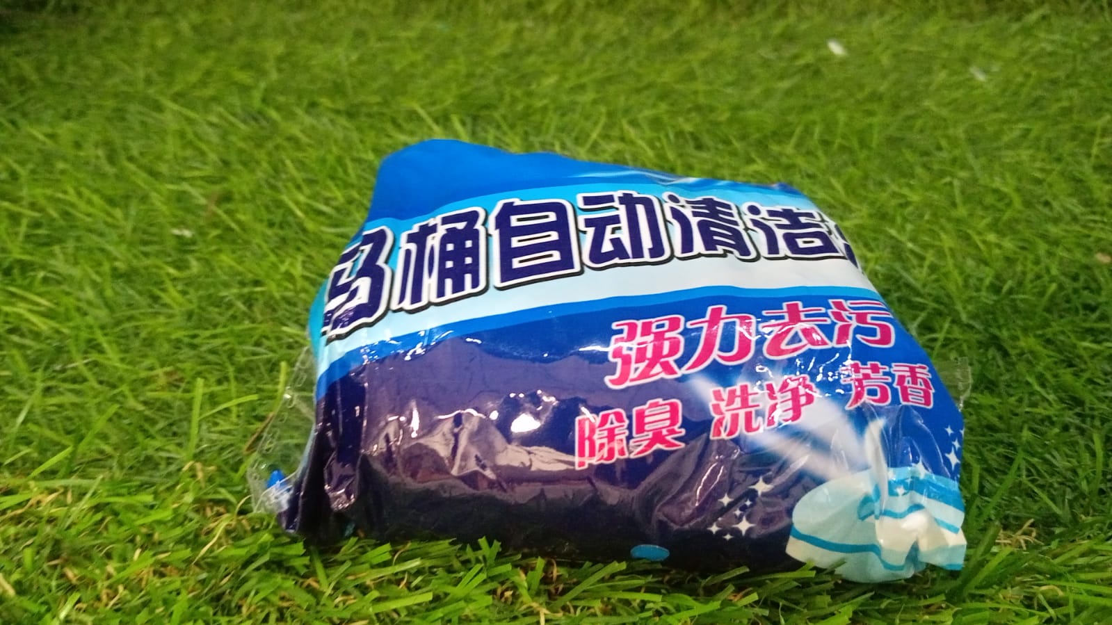Durable blue automatic toilet cleaner tablets for daily use.