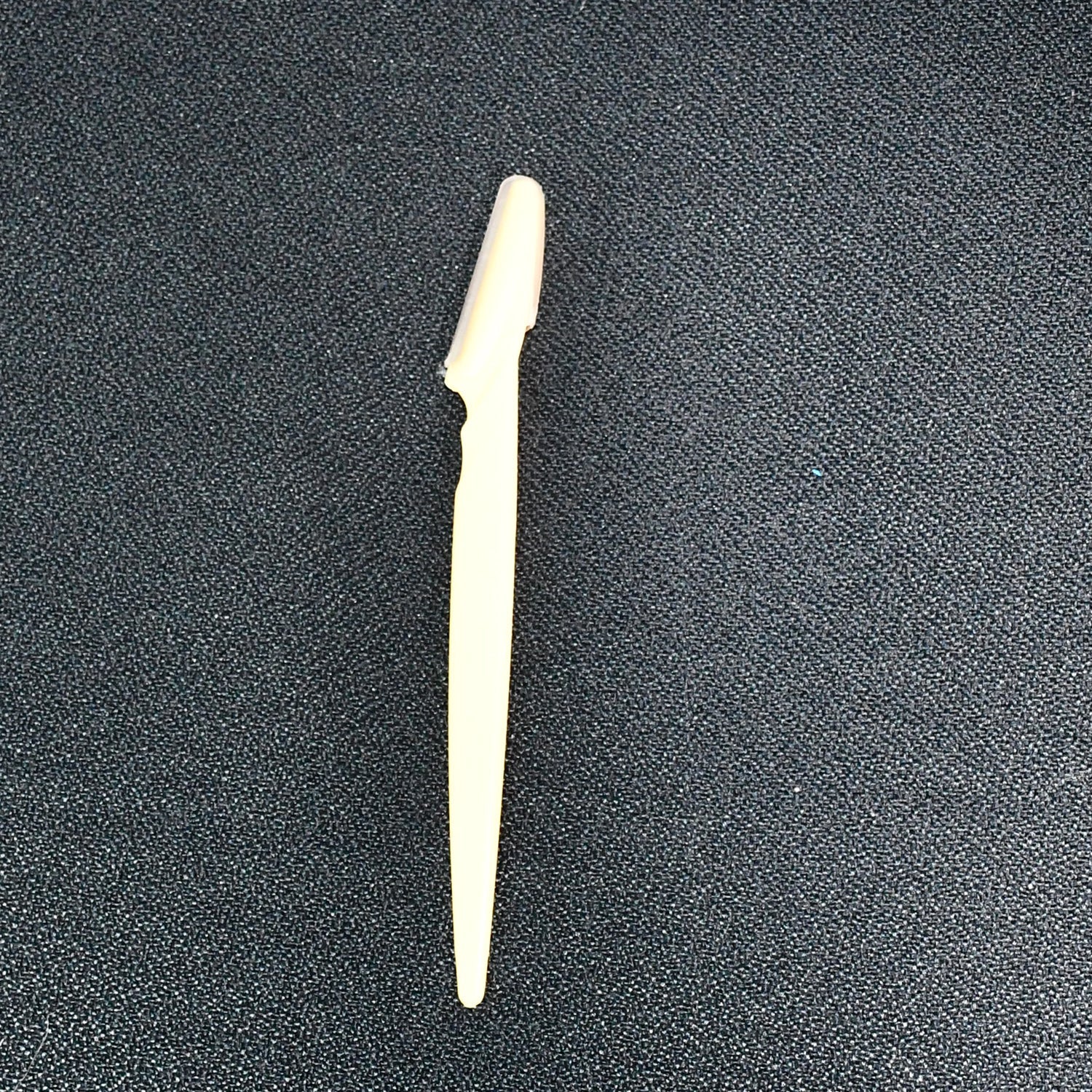 Facial Eyebrow Razor demonstrating smooth finish after use