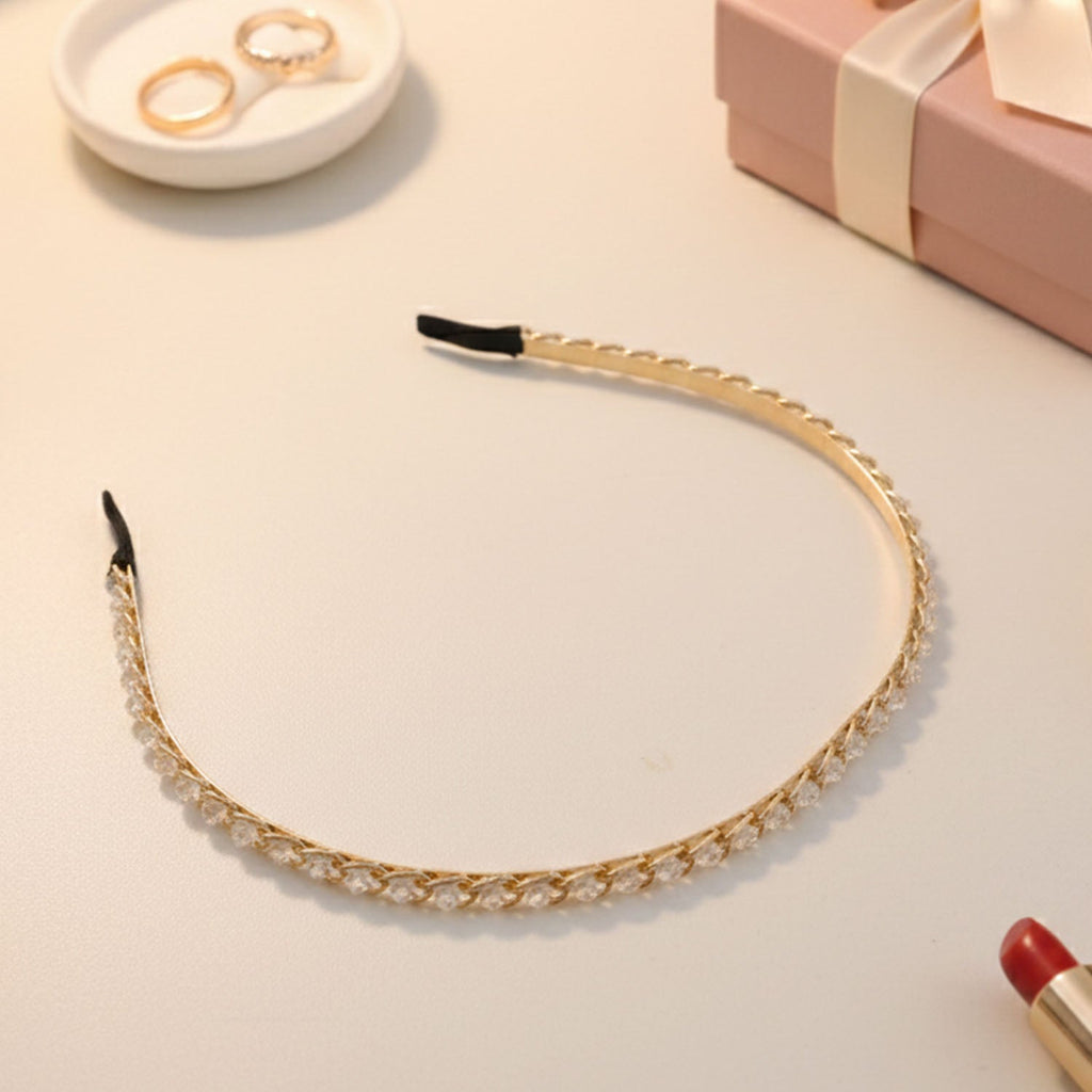 Trendy metal hair band with shining crystal stones