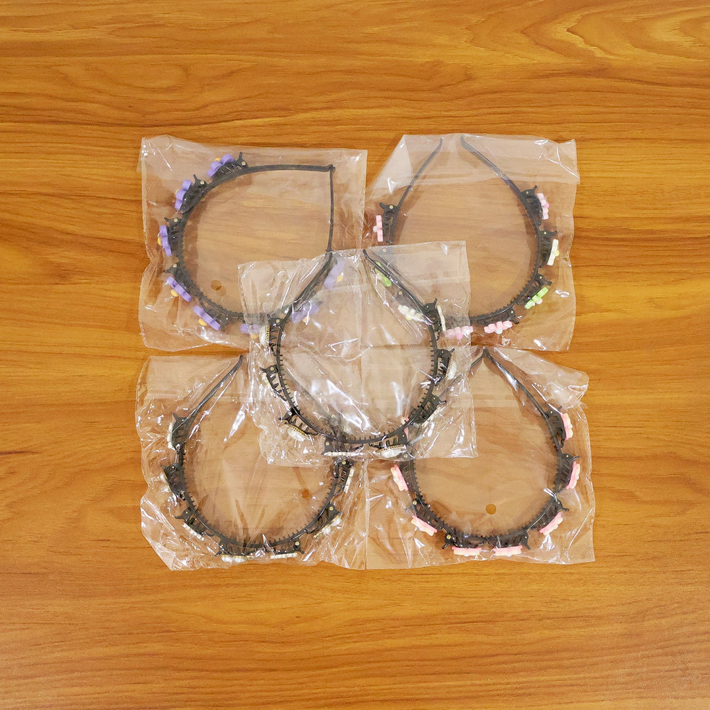 Fashionable hair clips and headbands for daily styling