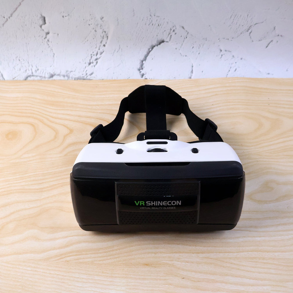 Immersive 3D VR virtual reality headset featuring adjustable optical lenses