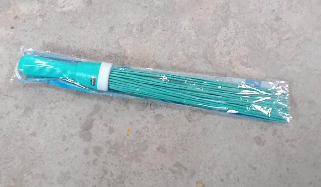 Velvet Wipe plastic broom, perfect for all wet and dry floor cleaning tasks.