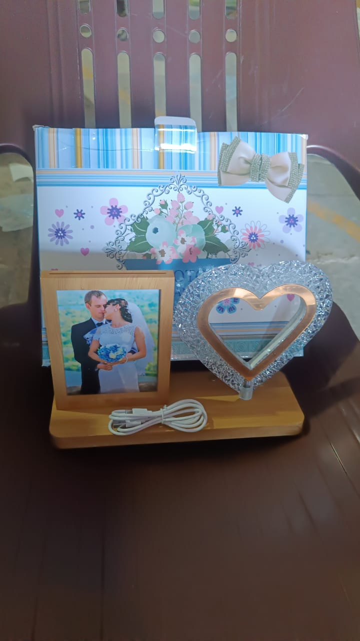 Decorative heart shape LED lamp with built-in photo frame