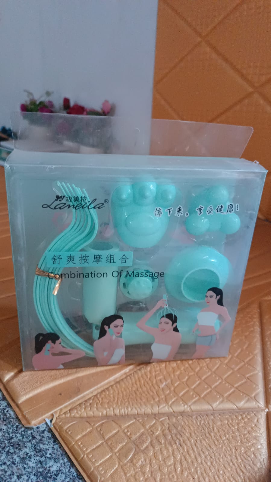 Manual scalp massager tool for relaxing and soothing head massage