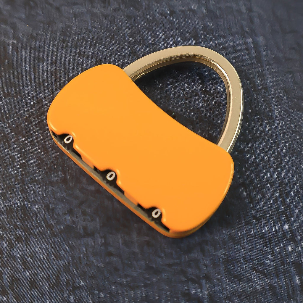 Resettable combination lock designed for luggage and gym bags